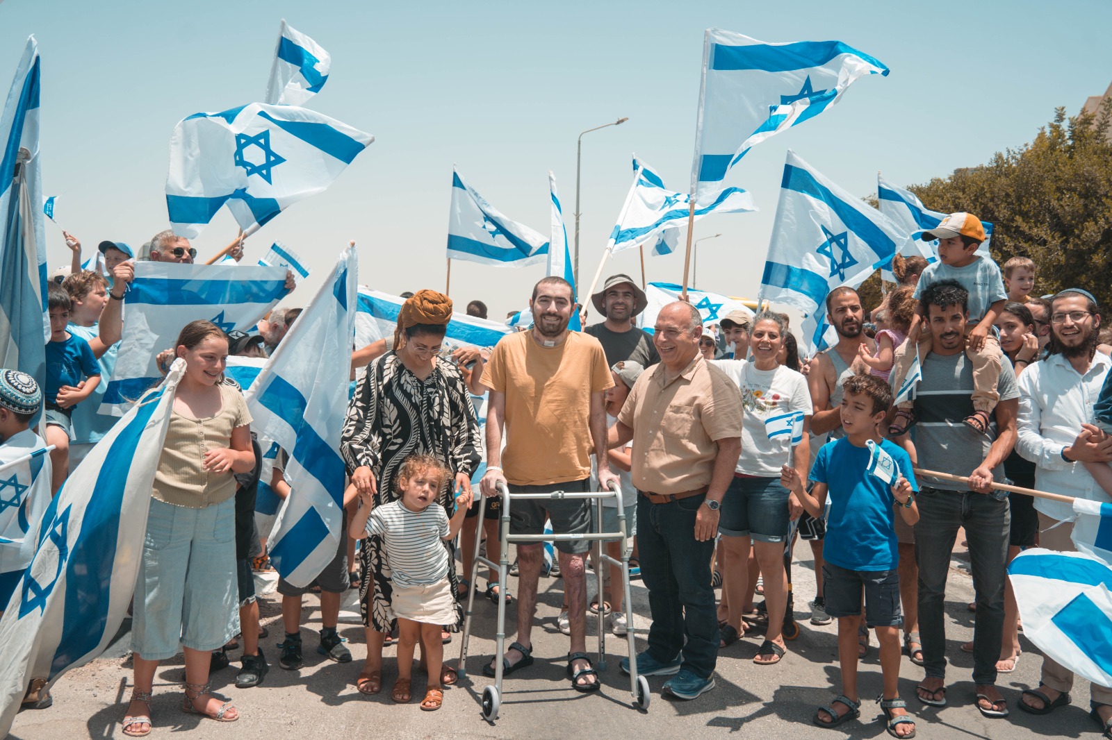 מתקבל בגאווה,