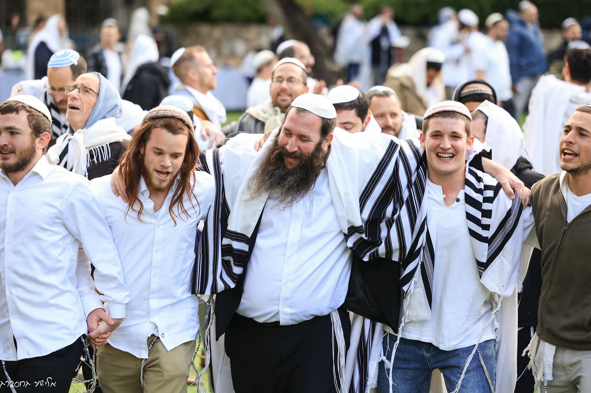 הרב פרץ איינהורן בתפילה