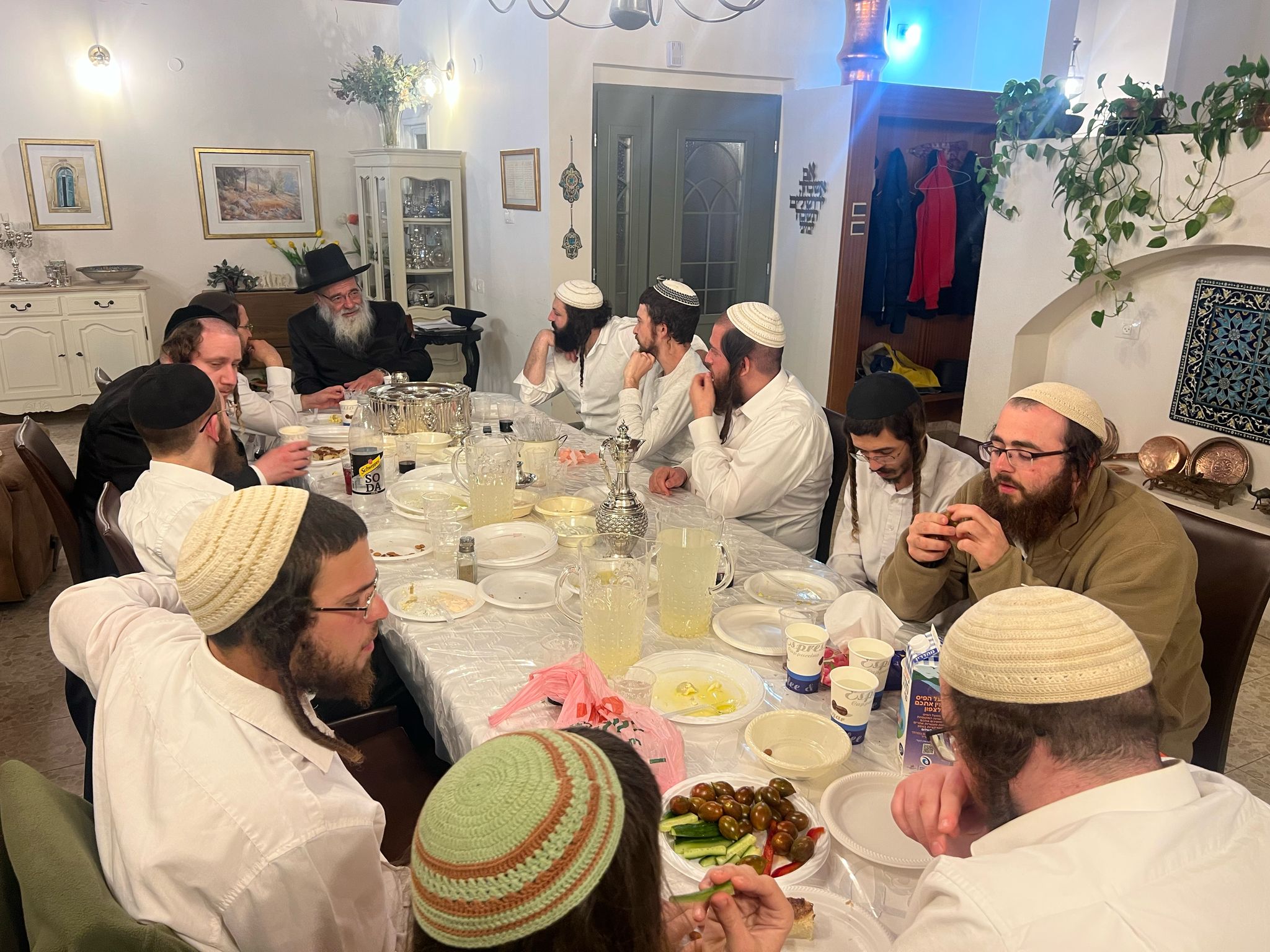 התלמידים בבית ראש הישיבה