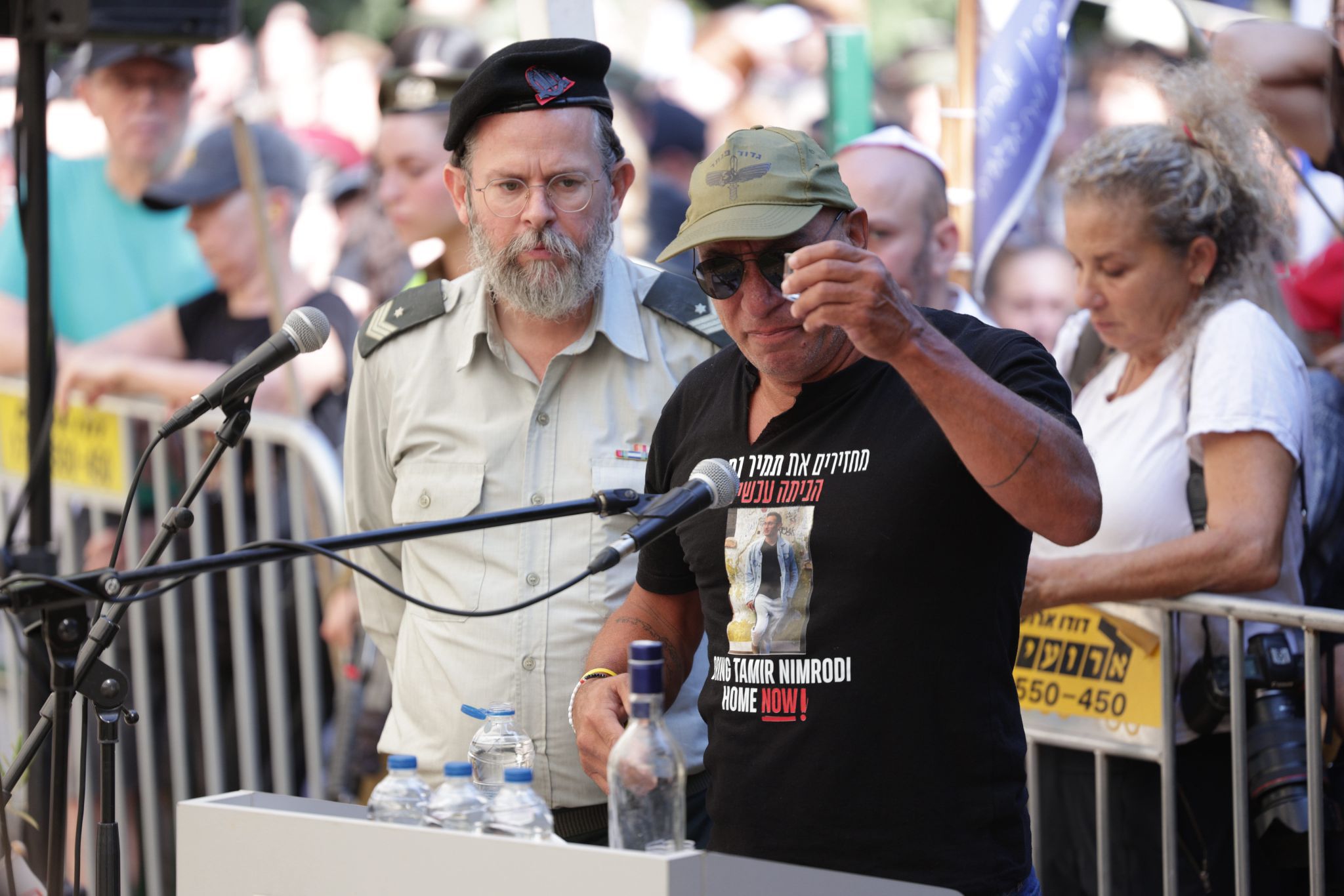 אלון נמרודי עם הצ'ייסר לזכר בנו