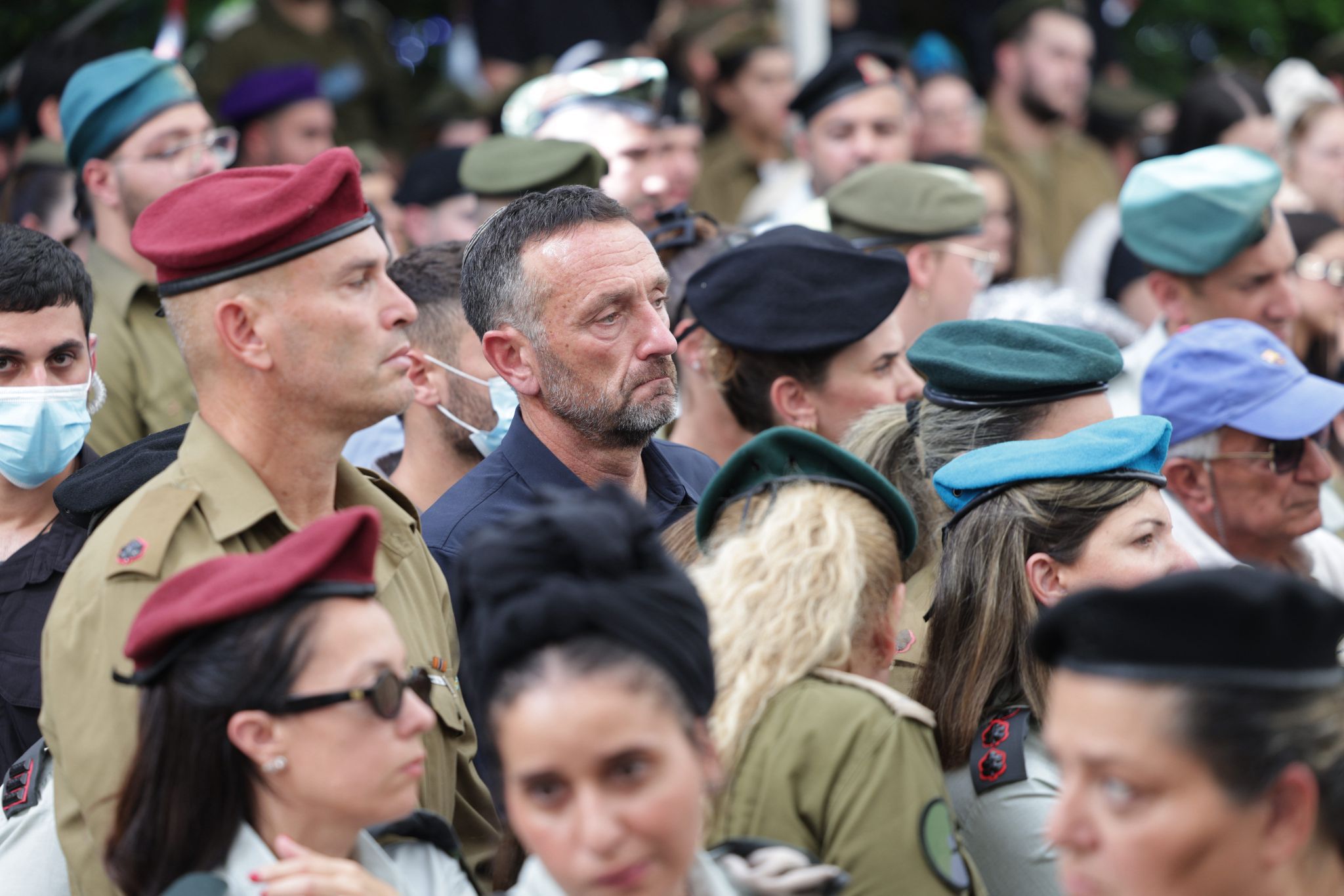 הרמטכ"ל לשעבר הרצי הלוי בהלווית תמיר נמרודי