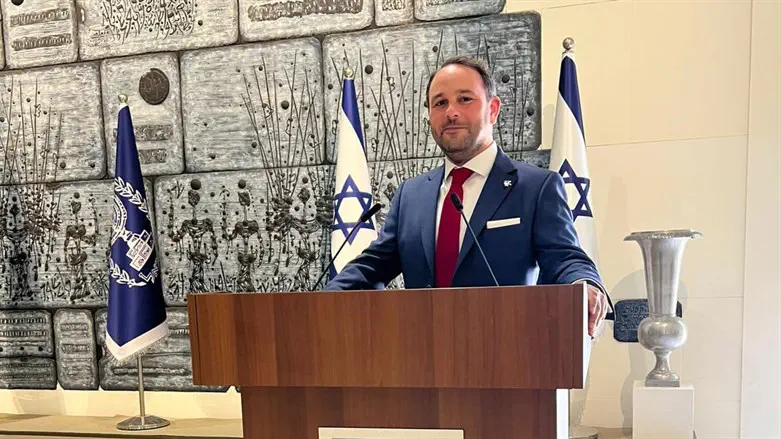 חבר הפרלמנט מיכאל פרייליך, דרש לחשוף את מעורבות חמאס במדינתו