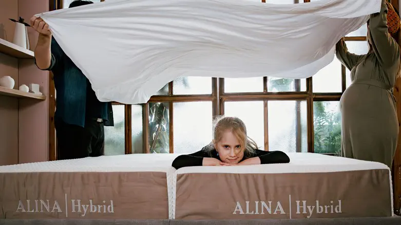 מיטה יהודית אלינה ומזרן אלינה הייבריד