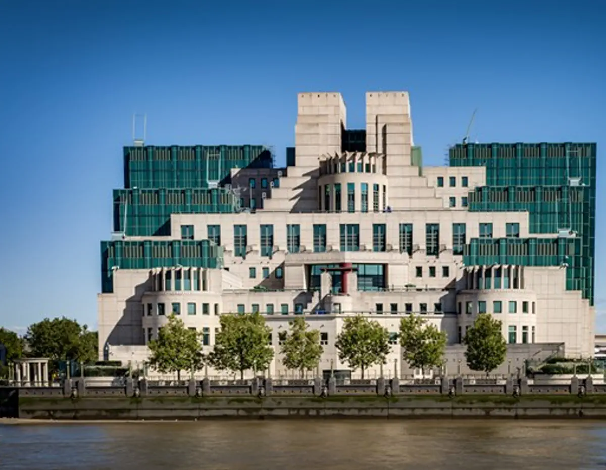 Report: Former MI6 officer produced dossier on Trump