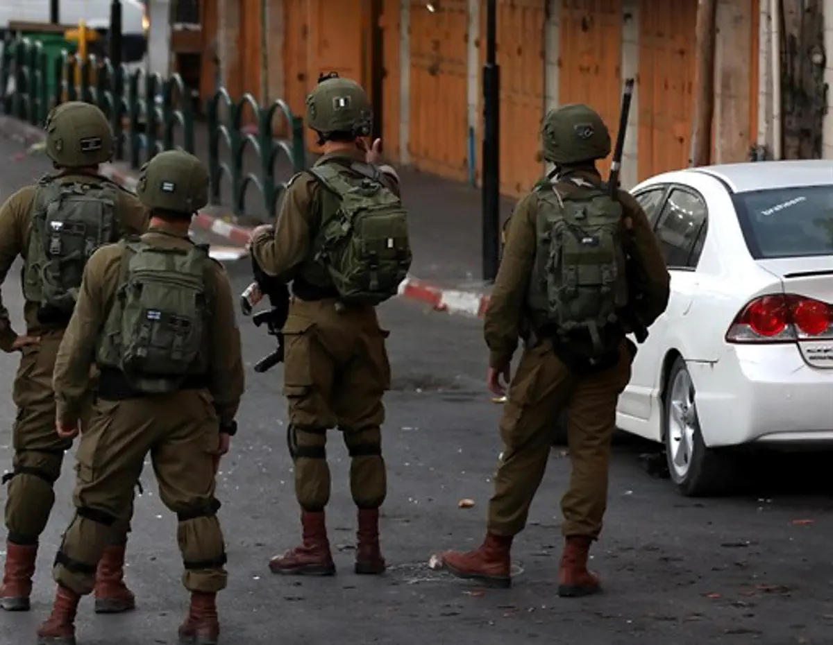 Watch: Arabs Attack IDF Soldiers - With No Response | ערוץ 7